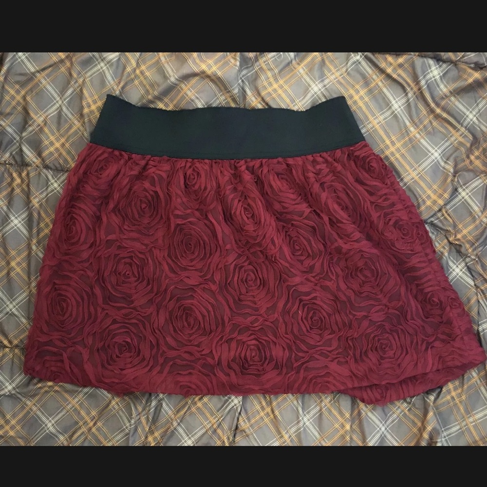 Stooshy Womans large floral Knee Length Skirt EUC